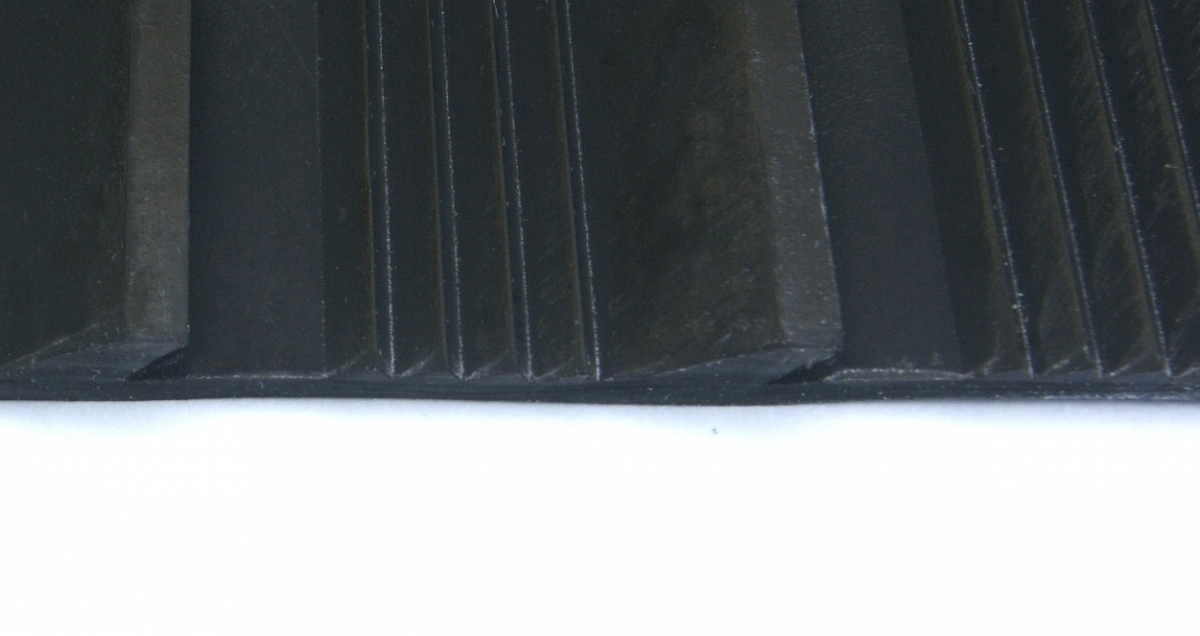 Halbe Matte  -  KEENE 'Miracle Mat' -- Länge = 43,5 cm -- Breite =  25,4 cm -- Höhe = 0,8 cm,  Farbe grün